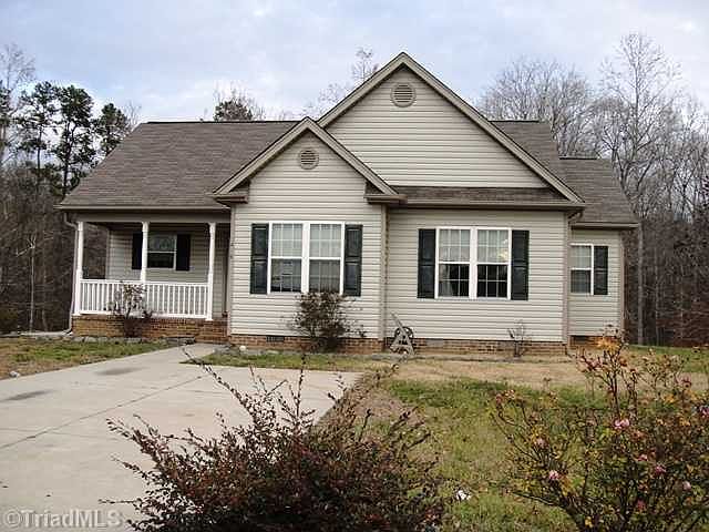 1st image of 416 Mallard Creek Dr