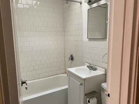 Rented by Bauman Realty Group | media 15