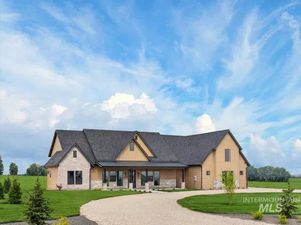 6677 Sophie Ln, Emmett, ID 83617