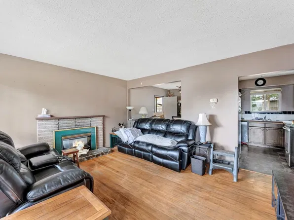 24931 121st Ave, Maple Ridge, BC V4R 2A6