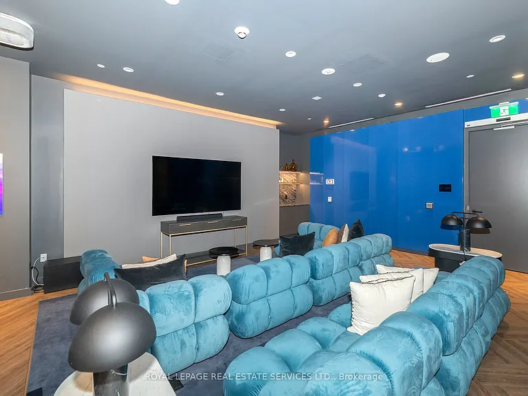 500 Dupont St #201 — Photo 19