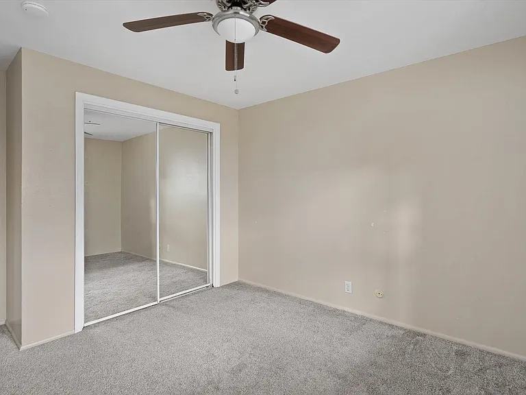 209 S 1100 E — Photo 24