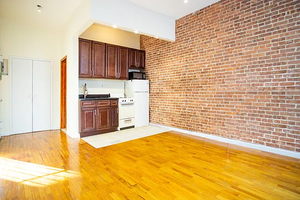 Rented by Keller Williams NYC | media 9