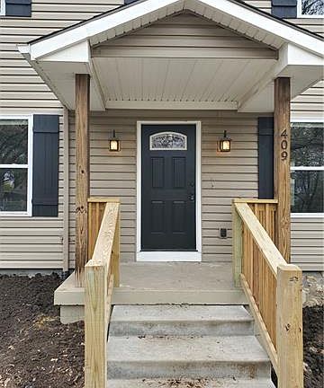 2nd image of 409 N Grand Ave