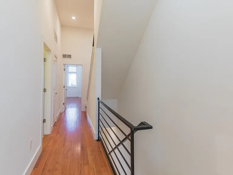 1535 Ogden St — Photo 9