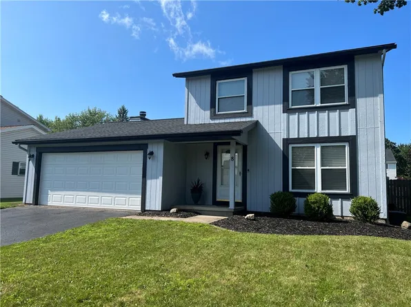 8 Firethorn Ct, Penfield, NY 14526
