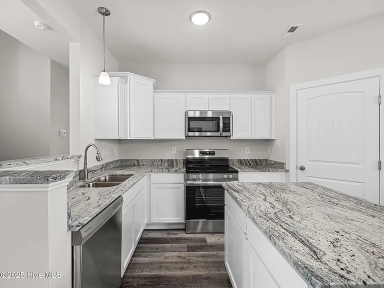 908 Freewoods Ct — Photo 18