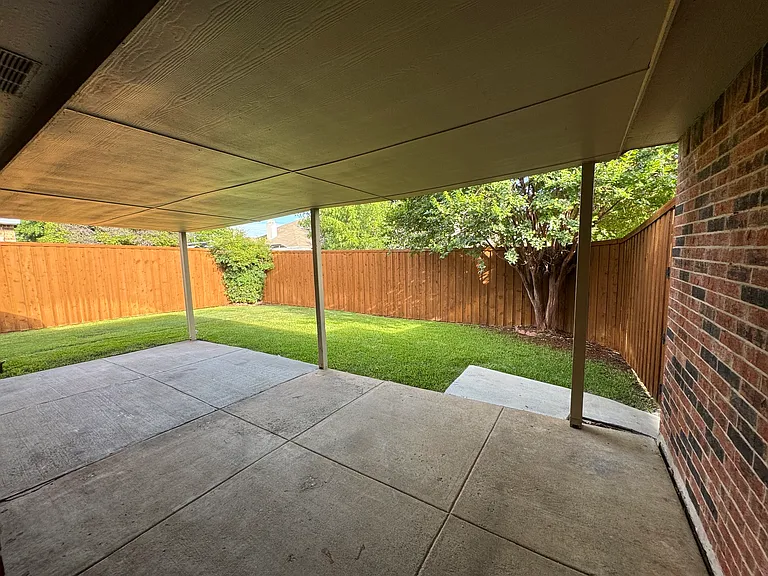 1104 Kesser Dr — Photo 22