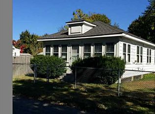 40 Vohlander St, Warwick, RI 02889