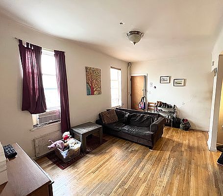 4th image of 3004 44th St #2