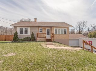 624 Bernard Dr, Belleville, IL