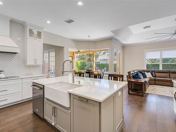 5th image of 863 Creston Dr