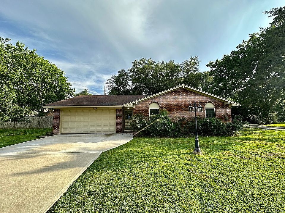 1st image of 13609 Hackberry Manor Dr