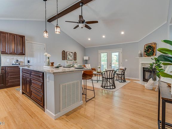 5th image of 206 Copper Hill Dr #3