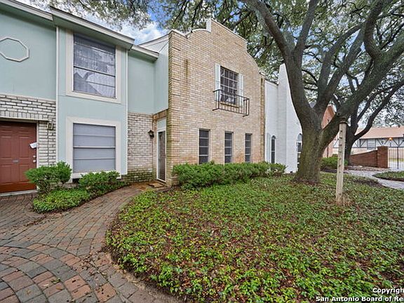 3rd image of 2811 Woodbury Dr APT 204