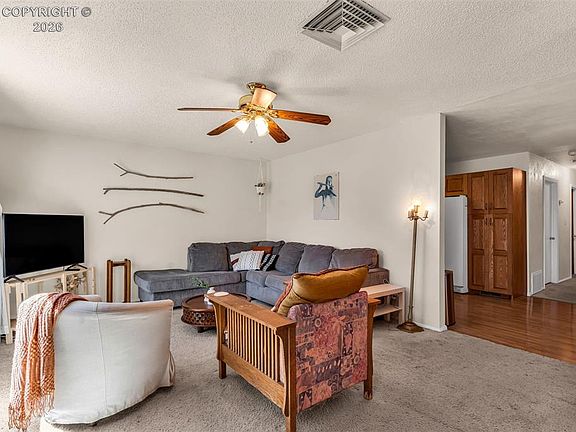 4th image of 523 College Ave