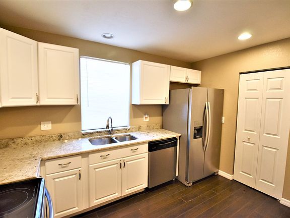 4th image of 1701 SE Lambright St