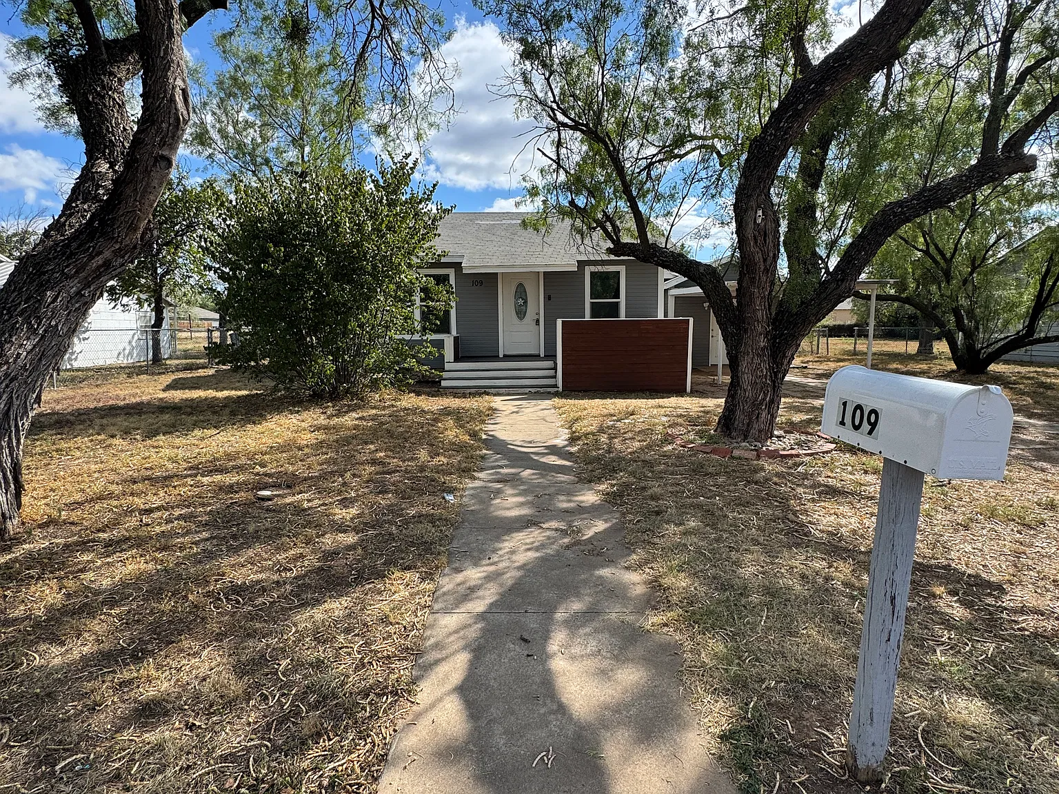 4 bed, 1418 sqft, $1,695 — Photo 1