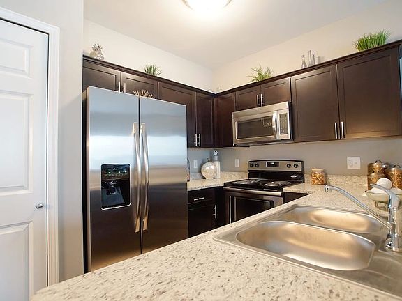 2nd image of 14759 Lakeside Blvd N