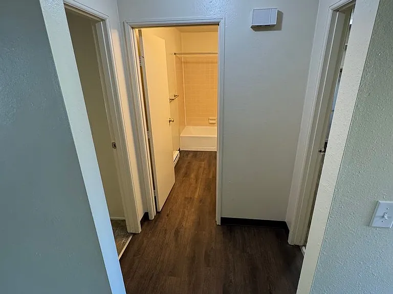 Michelbook Apartments — Photo 36