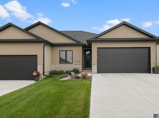 10608 Majestic Ln, Lincoln, NE 68527