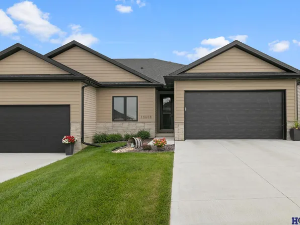 10608 Majestic Ln, Lincoln, NE 68527