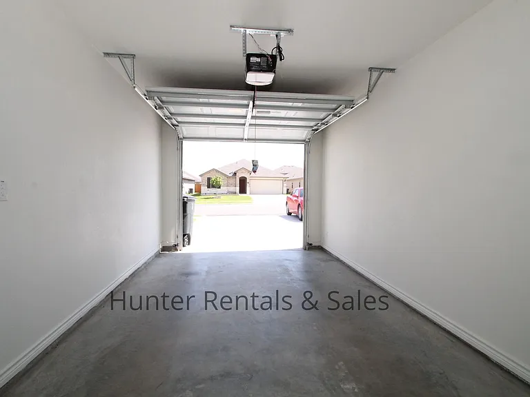 6109B Amelia Earhart Blvd — Photo 28