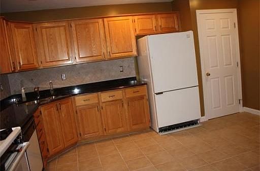 2nd image of 119 Parkhurst Dr