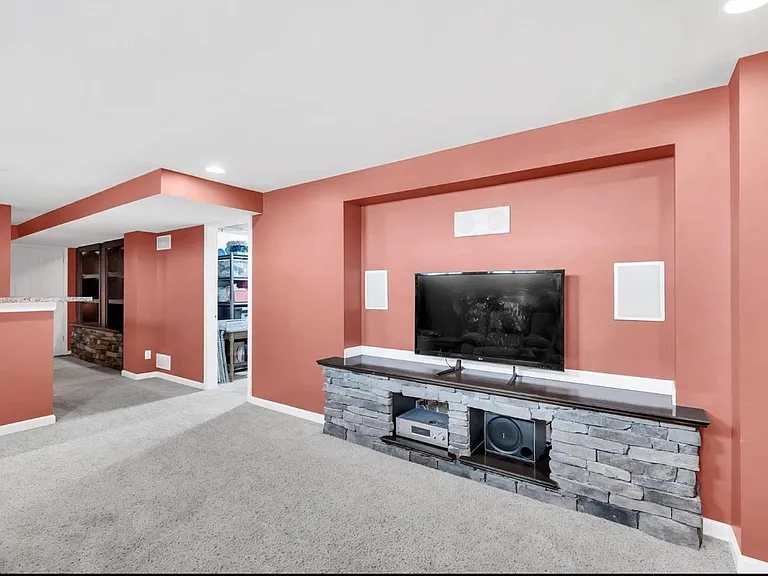 836 Wayland Dr — Photo 20