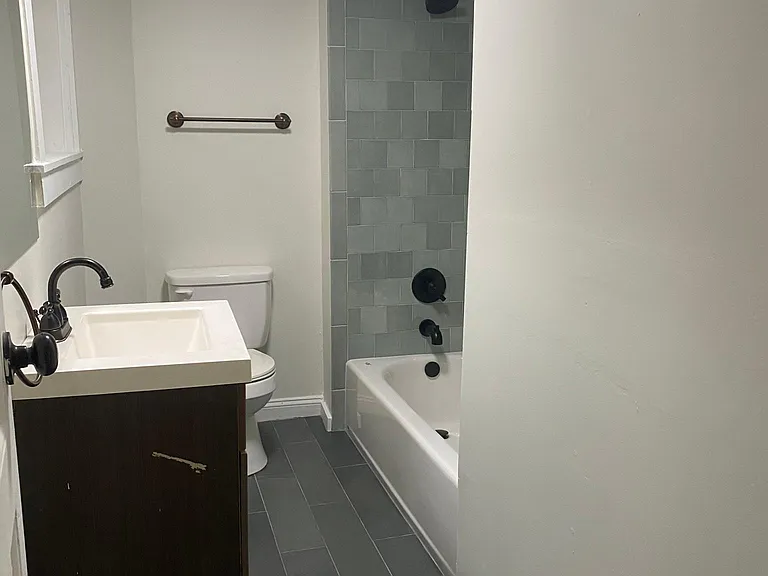333 W Pike St #1 — Photo 10