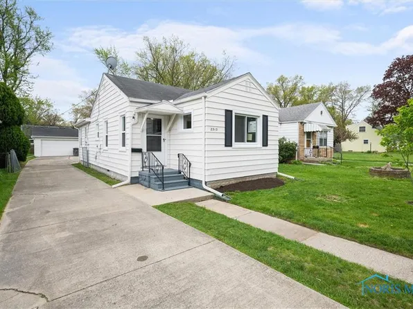 2313 Murray Dr, Toledo, OH 43613