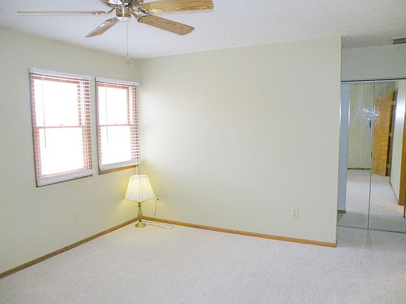 5th image of 5784 Parkbridge Ln