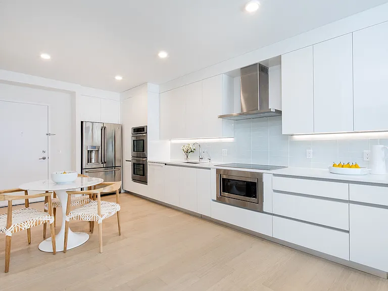 1BR D Kitchen