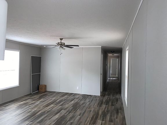 5th image of 458 Lazy Branch Dr