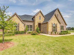 1417 Valley Crest Dr, Burleson, TX 76028