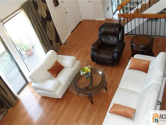 5th image of 162 Westgate Dr #162