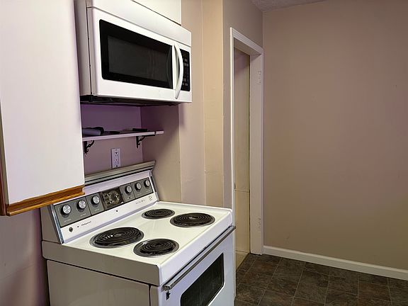 3rd image of 106 9th Ave SE