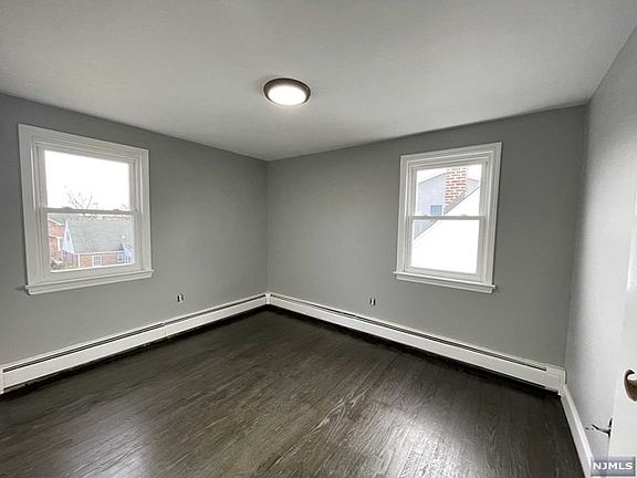5th image of 24-26 1st St