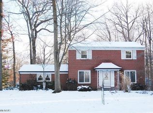 2442 38th St SW, Wyoming, MI 49519