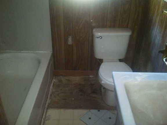 2nd image of 712 Milam Ave