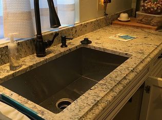 9 Pondview Dr, Merrimack, NH 03054