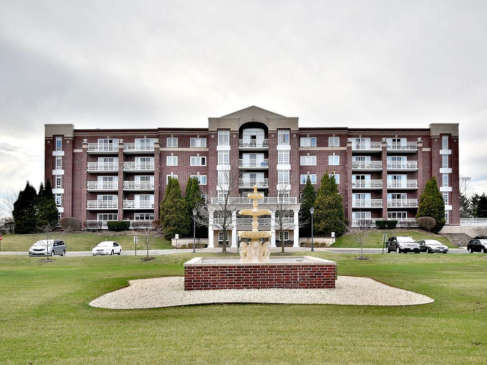 1st image of 7071 W Touhy Ave APT 305