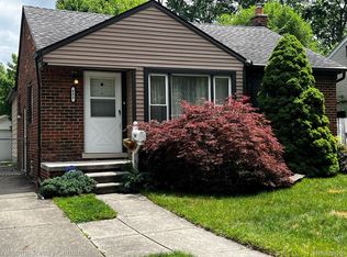 899 Fairwood St, Inkster, MI 48141