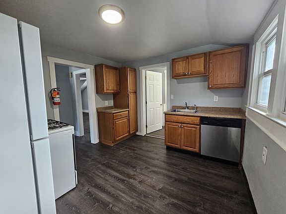 5th image of 110 Beachwood Blvd #A