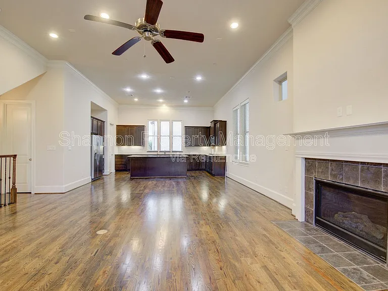 9627 Fannin Sta W — Photo 8