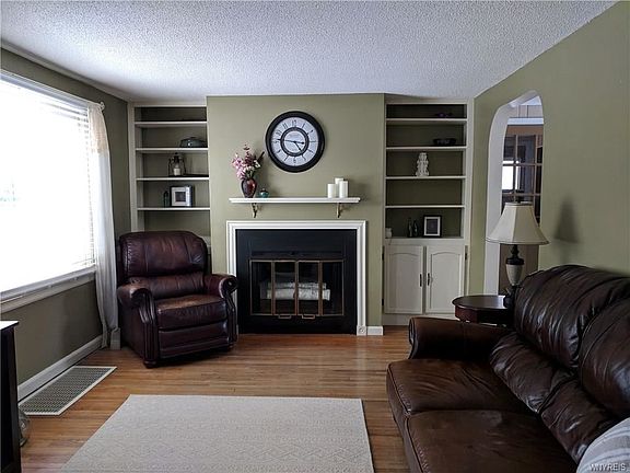3rd image of 1719 Parker Blvd