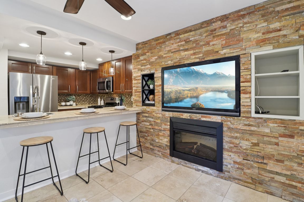 Lauretta St-S1807-007.jpg