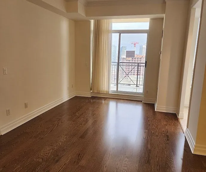 1101 Leslie St #Penthouse 2006 — Photo 5