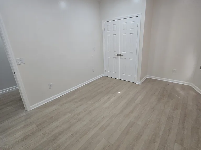 13 Vermont Ave — Photo 20