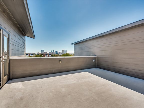 2nd image of 212 Foch St
